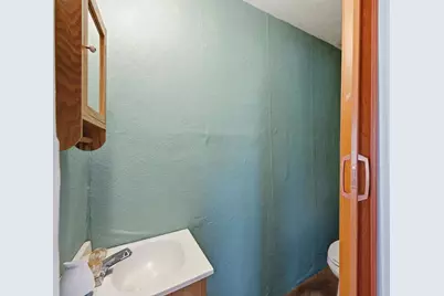 411 E Division Street, Watertown, WI 53094 - Photo 10