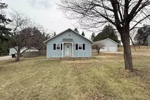 2127 Rockport Rd, Janesville, WI 53548 - Photo 2