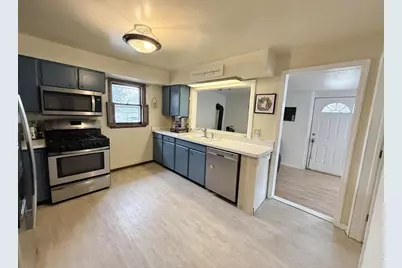 2127 Rockport Road, Janesville, WI 53548 - Photo 8