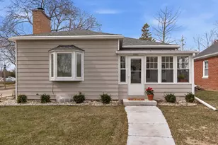 5001 N Bay Ridge Ave, Whitefish Bay, WI 53217 - Photo 1