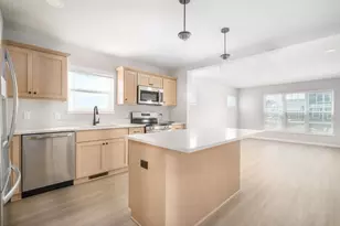 475 Savannah Dr, Oregon, WI 53575 - Photo 6
