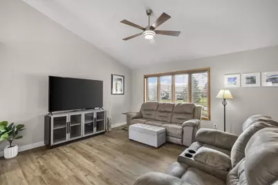 6318 Seven Pines Avenue, Madison, WI 53718 - Photo 10