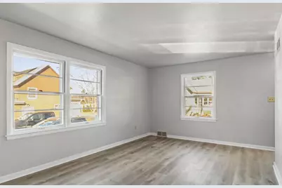 111 E Green Street, Watertown, WI 53098 - Photo 10