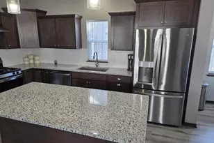 2914 Mizuna Dr, Fitchburg, WI 53711 - Photo 6