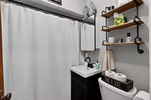 305 S Warren St, South Wayne, WI 53587 - Photo 12