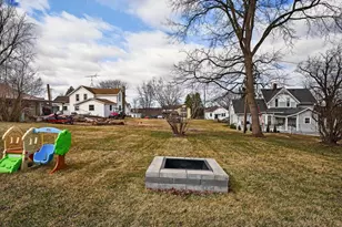 305 S Warren St, South Wayne, WI 53587 - Photo 40