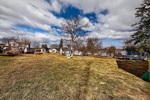 305 S Warren St, South Wayne, WI 53587 - Photo 34