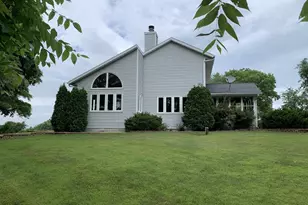 W11380 Ninabuck Rd, Columbus, WI 53925 - Photo 8