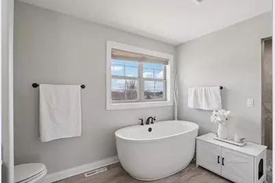 2820 Bluebird Drive, Portage, WI 53901 - Photo 34