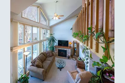 4378 S Jordan Drive #4, Mcfarland, WI 53558 - Photo 2