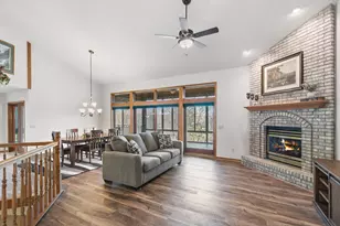 W14116 Selwood Dr, Prairie Du Sac, WI 53578 - Photo 4