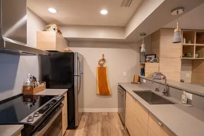 404 S Blount Street #303, Madison, WI 53703 - Photo 6