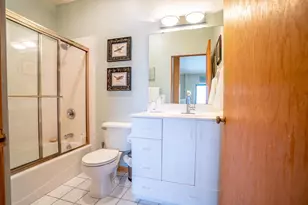 404 S Blount St, Madison, WI 53703 - Photo 16