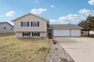 2606 Hamilton St, Portage, WI 53901 - Photo 4