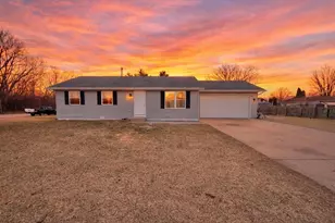 3107 Glenbarr Dr, Janesville, WI 53548 - Photo 1