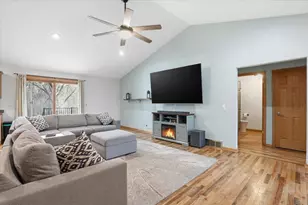 W9072 Hilltop Rd, Portage, WI 53901 - Photo 6