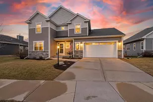 466 Crescendo Dr, Sun Prairie, WI 53590 - Photo 2