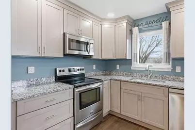 1112 Lombardi Way, Waukesha, WI 53186 - Photo 10