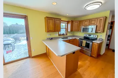 221 Overlook Terrace, Marshall, WI 53559 - Photo 8