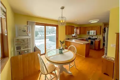 221 Overlook Terrace, Marshall, WI 53559 - Photo 6