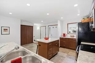 178 Elliott Ln, Oregon, WI 53575 - Photo 4