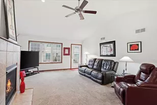 178 Elliott Ln, Oregon, WI 53575 - Photo 8