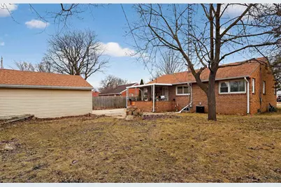 2020 S Cottage Avenue, Beloit, WI 53511 - Photo 2