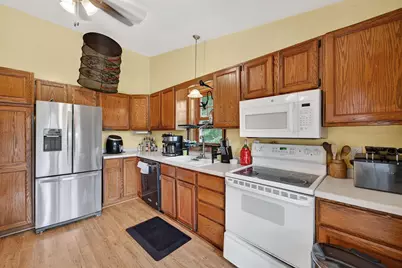 604 Robin Drive, Sun Prairie, WI 53590 - Photo 10