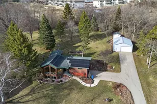 7116 Twin Sunset Rd, Middleton, WI 53562 - Photo 2