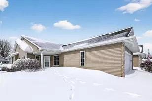 608 Springbrook Cir, DeForest, WI 53532 - Photo 2