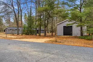 W5613 Cherokee Ln, New Lisbon, WI 53950 - Photo 6