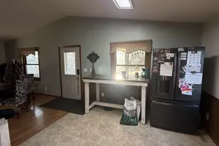 506 N Brooklyn Ave, Elroy, WI 53929 - Photo 10