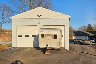 506 N Brooklyn Ave, Elroy, WI 53929 - Photo 4