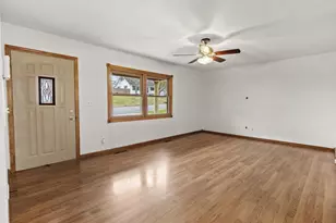 1310 W Circle Dr, Sparta, WI 54656 - Photo 4