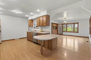 1310 W Circle Dr, Sparta, WI 54656 - Photo 8