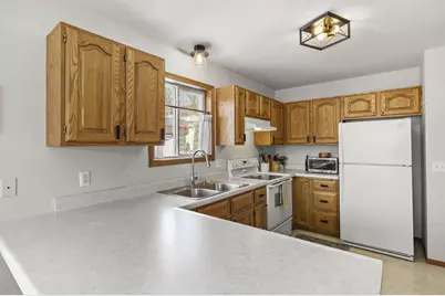 5121 Ridge Oak Drive, Madison, WI 53704 - Photo 14