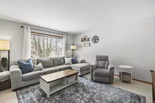 5121 Ridge Oak Dr, Madison, WI 53704 - Photo 1