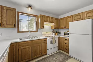 5121 Ridge Oak Dr, Madison, WI 53704 - Photo 10