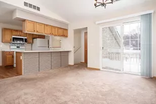 2530 Edgewood Dr, Beloit, WI 53511 - Photo 12