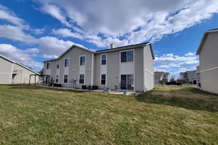 2241 Tallgrass Ct, Beloit, WI 53511 - Photo 4