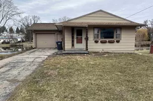 731 N Main St, Columbus, WI 53925 - Photo 2