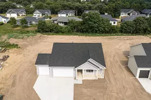 3822 N Woodbury Ln, Janesville, WI 53545 - Photo 2