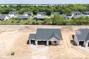 3822 N Woodbury Ln, Janesville, WI 53545 - Photo 2