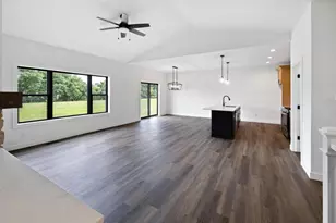 3822 N Woodbury Ln, Janesville, WI 53545 - Photo 8