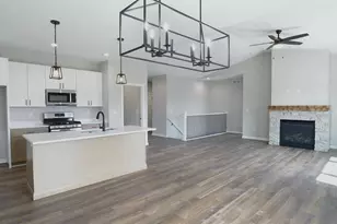 3822 N Woodbury Ln, Janesville, WI 53545 - Photo 8