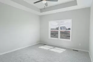 3822 N Woodbury Ln, Janesville, WI 53545 - Photo 8