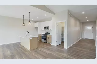 3822 N Woodbury Lane, Janesville, WI 53545 - Photo 10