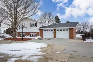 2414 W Avalon Rd, Janesville, WI 53546 - Photo 6