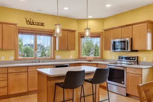 325 Breckenridge Rd, Verona, WI 53593 - Photo 4
