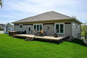 325 Breckenridge Rd, Verona, WI 53593 - Photo 8